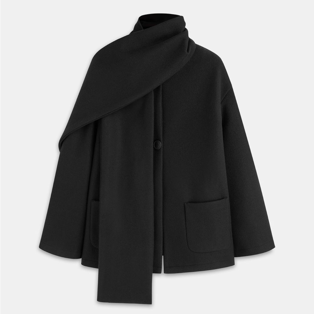Commense Scarf Accent Black Coat